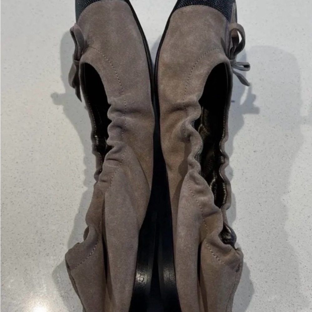 Brunello Cucinelli Suede Ballet Flats with Monili cap toe and bow Size 39.5 - Picture 6 of 12